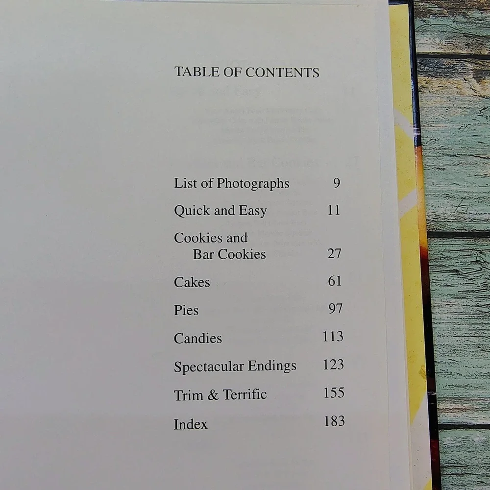 The Devil's Food Dessert Cookbook by Holly Berkowitz‎ Clegg Comb Spiral *VG*